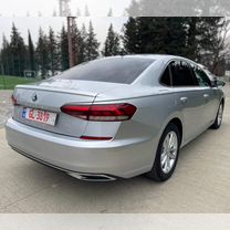 Volkswagen Passat 2.0 AMT, 2020, 51 000 км, с пробегом, цена 2 500 000 руб.