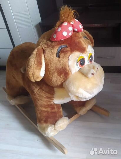 Детская игрушка качалка