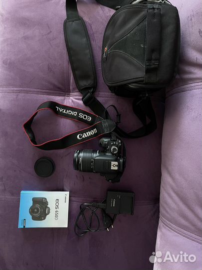 Зеркальный фотоаппарат Canon EOS 650D