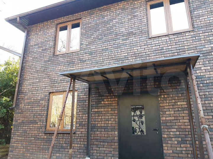 Дом 180 м² на участке 2 сот.