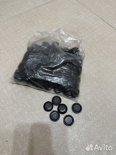 Пуговицы черные