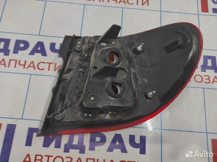 Фонарь задний левый Nissan Almera N16. Дефект. 265