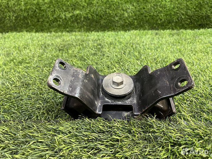 Подушка АКПП задняя Toyota Hilux Surf KDN185