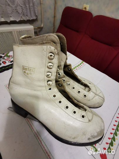 Коньки фигурные женские р 33 (Botas)