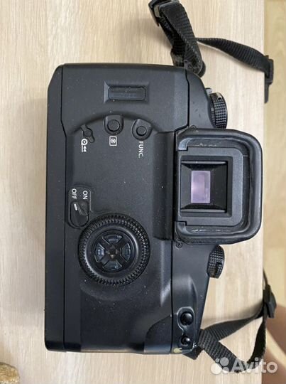 Зеркальный пленочный фотоаппарат Canon eos 30