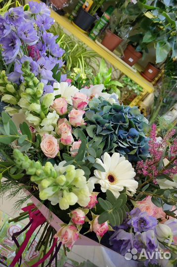 Флорист продавец цветов