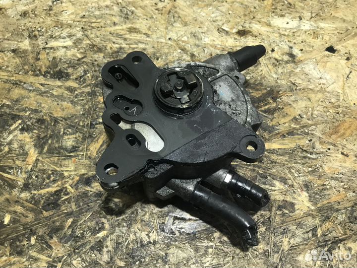 Насос вакуумный 03G145209C VW Passat (B6) 2005-201