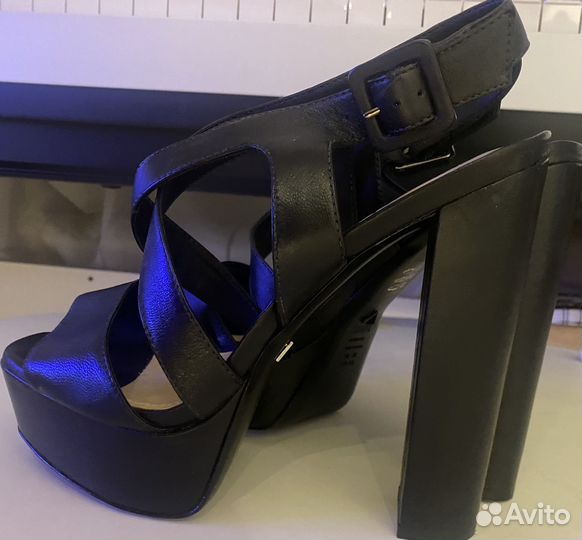 Босоножки натуральная кожа 37 новые