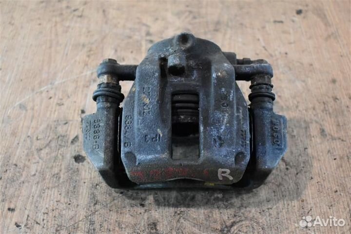 Суппорт тормозной передний правый Mercedes-Benz