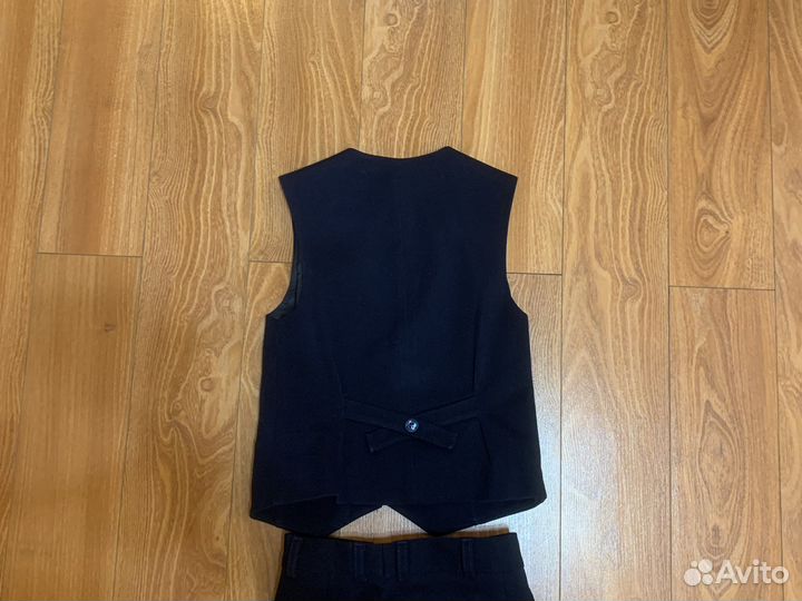 Продам костюм школьный р122+