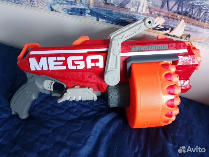 Nerf megalodon