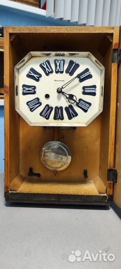 Часы настенные с боем янтарь