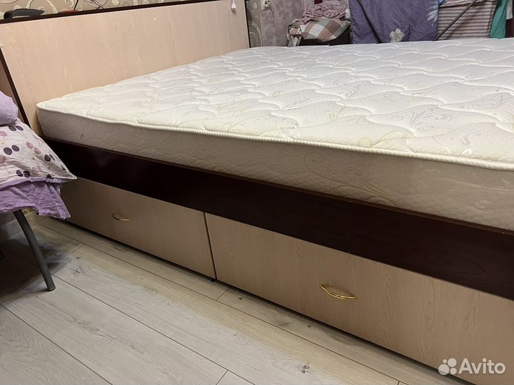 Кровать, двуспалка 1,90-1,60,с матрасом Аскона