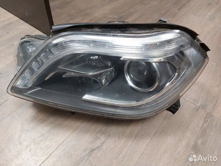 Фара передняя левая Mercedes Gl 400 166 276.821