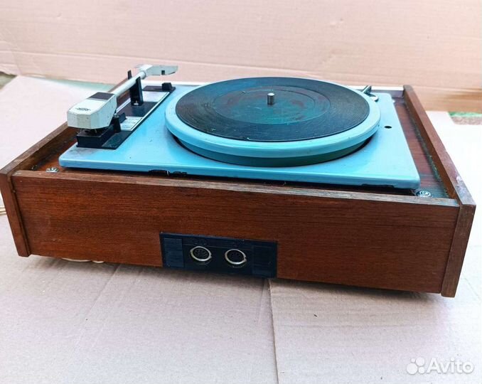 Проигрыватель винила СССР