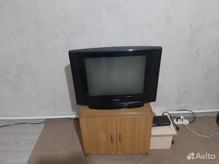 Телевизор samsung