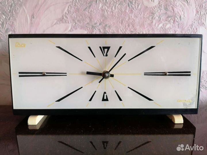 Редкие настольные часы 