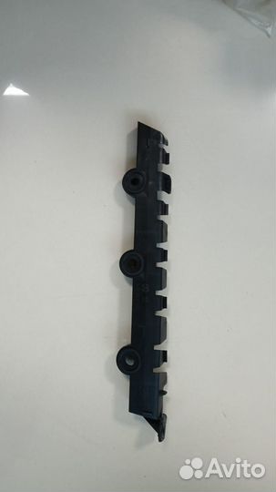 Кронштейн бампера Skoda Fabia A5 задн. лев. (VAG)