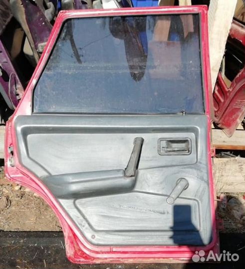 Дверь задняя левая (красная) ваз 2109.21099