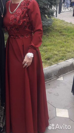 Вечернее платье