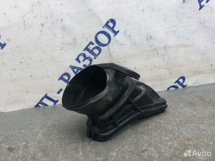 Патрубок воздушного фильтра Ford Focus 3