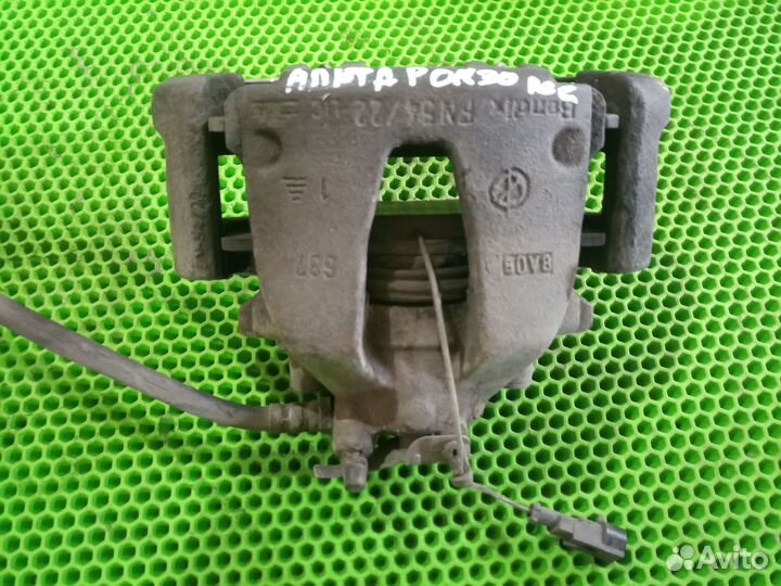 Суппорт передний левый Alfa Romeo 156