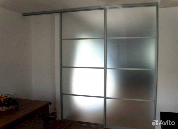 Стеклянная перегородка