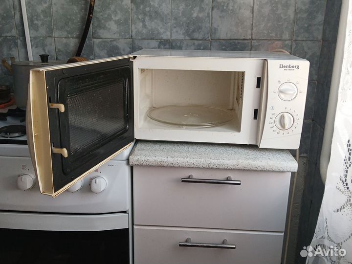 Микроволновая печь Elenberg на запчасти