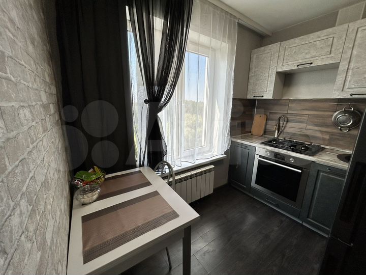 2-к. квартира, 48 м², 9/9 эт.