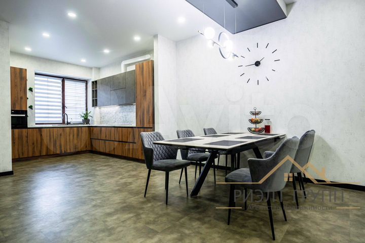 Таунхаус 250 м² на участке 3 сот.