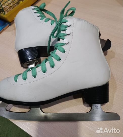 Коньки фигурные 36 размер