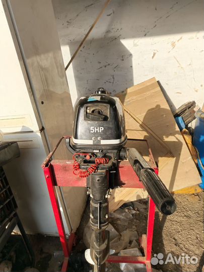 Продам лодочный мотор 5. Лс