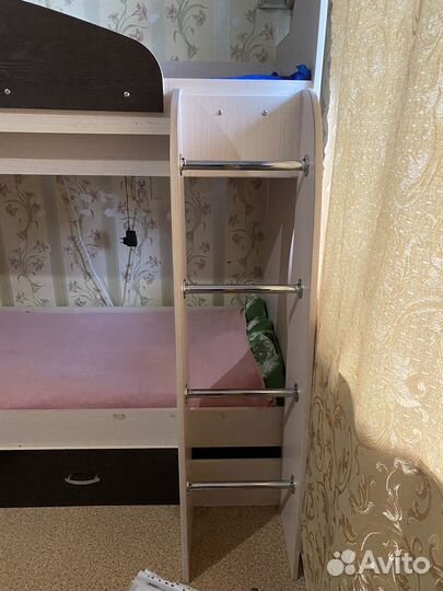 Двухъярусная кровать для детей