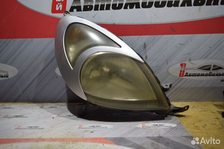 Фара право c Toyota Funcargo NCP20 2NZ-FE