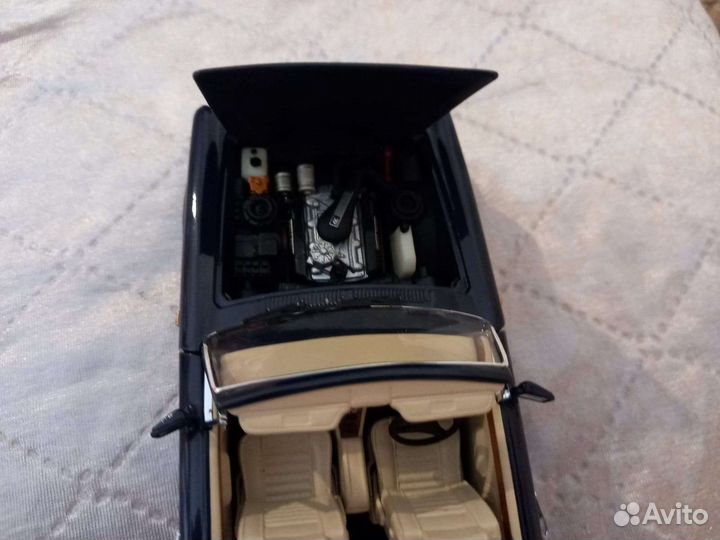 Моделька rolls royce 1993 г. 1/24