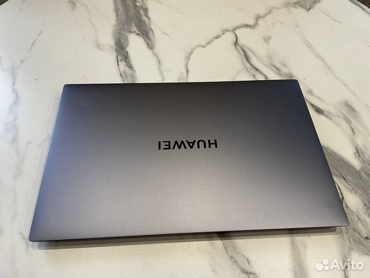 Huawei matebook d16