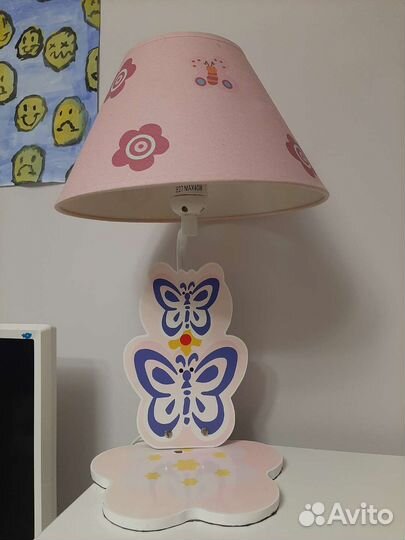 Люстра и настольная лампа детские