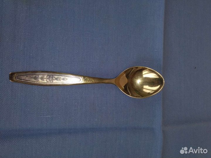 Серебряная чайная ложка