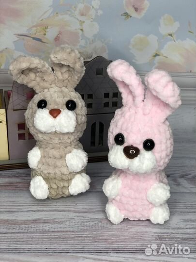 Вязаные игрушки собака заяц