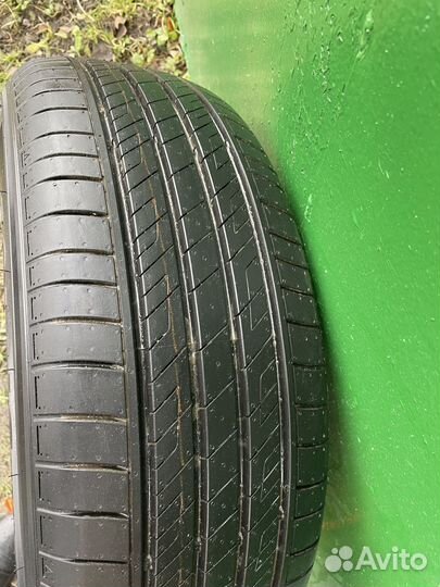 Kumho Solus HS63 215/60 R17