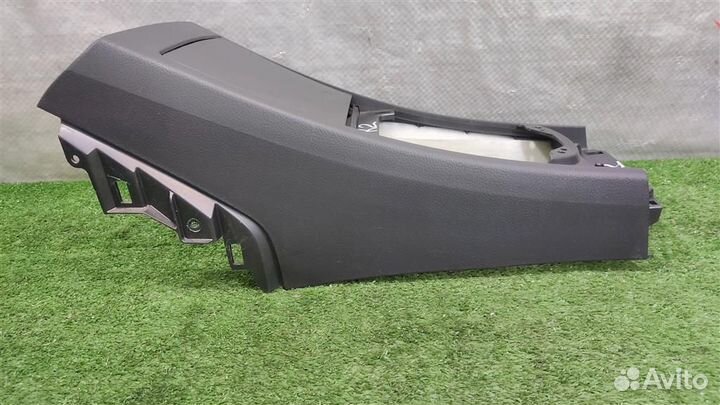 Консоль передняя часть Nissan Tiida 2008