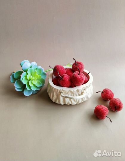 Кашпо из гипса ручной работы