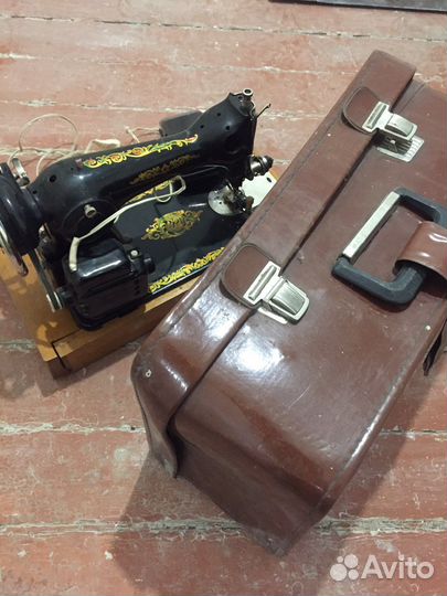 Швейная машина электрическая, 1950е годы СССР