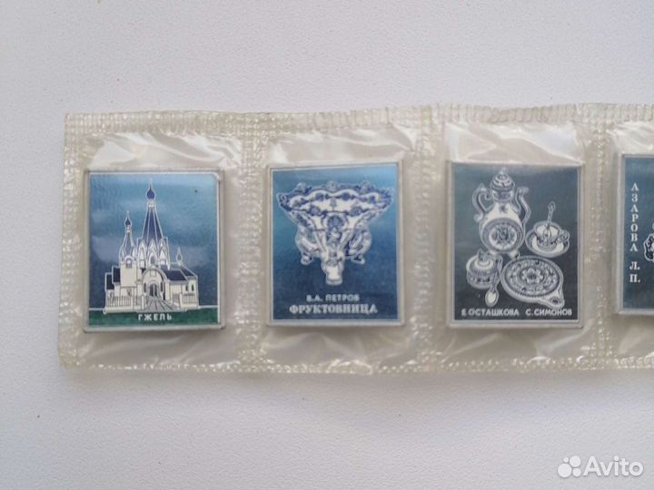 Значки Гжель особой технологии