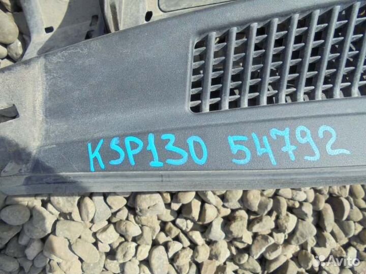 Жабо Toyota Vitz KSP130 1KR-FE 2011/8