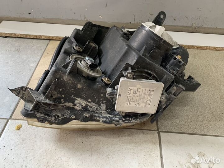 Фара правая ксенон Pajero 4