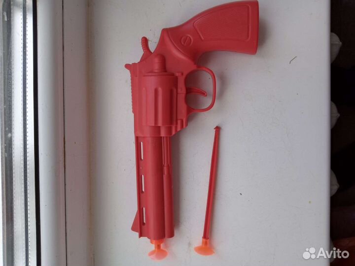 Пистолет с присосками