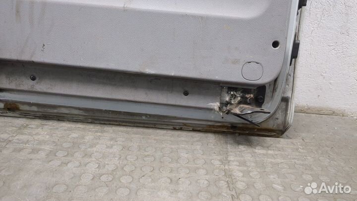 Дверь раздвижная киа Carnival, 2004