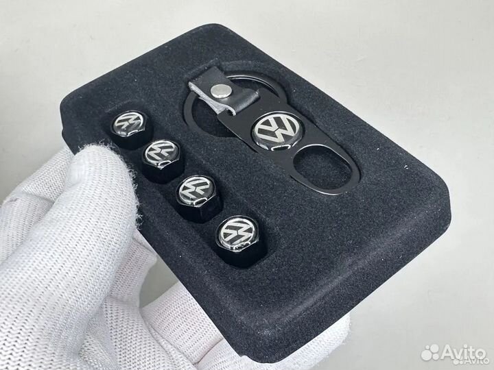 Колпачки на ниппель 4 шт с брелоком Volkswagen