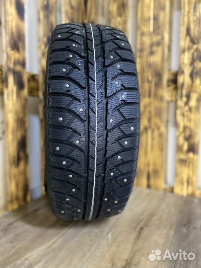 Bridgestone Ice Cruiser 7000S 205/50 R17 93T